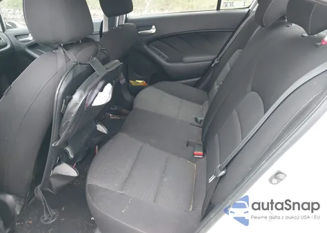 2018 Kia Forte Lx z USA, uszkodzony, nr VIN 3KPFK4A72JE275904